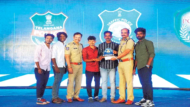 సత్తాచాటిన ‘పల్లెటూరి కుర్రాళ్లు’