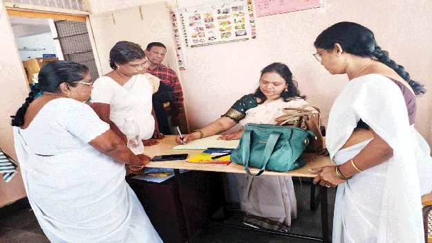 చిన్నారులకు టీకాలు తప్పకుండా వేయించాలి