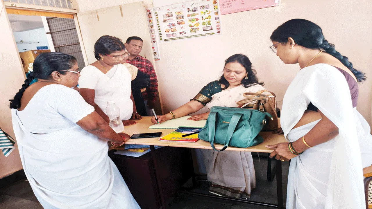 చిన్నారులకు టీకాలు తప్పకుండా వేయించాలి