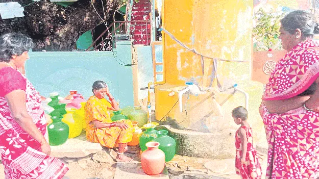 గానుగపెంటలో నీటి సమస్య