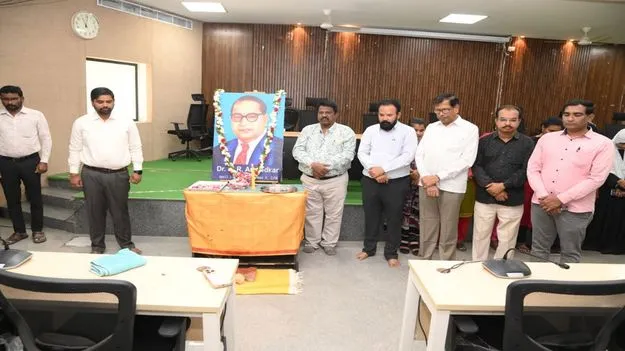 రాజ్యాంగాన్ని అందించిన మహనీయుడు అంబేద్కర్‌ 