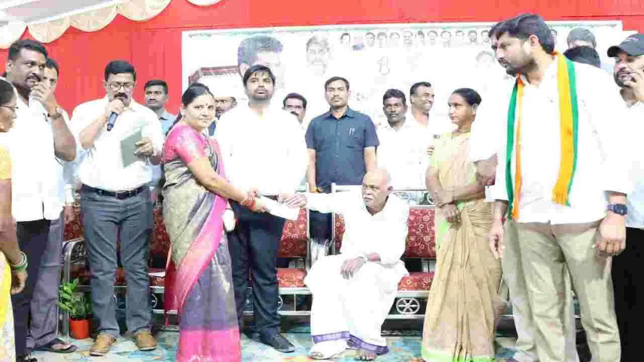 ప్రజల సంక్షేమమే ప్రభుత్వ లక్ష్యం...