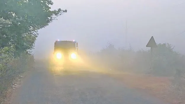 Dense Fog: ముంచెత్తుతున్న పొగమంచు..!