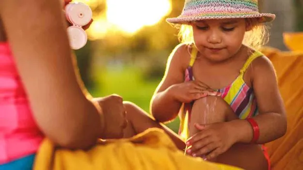 Home Remedies: మోకాళ్ల నలుపును వదిలించండిలా...