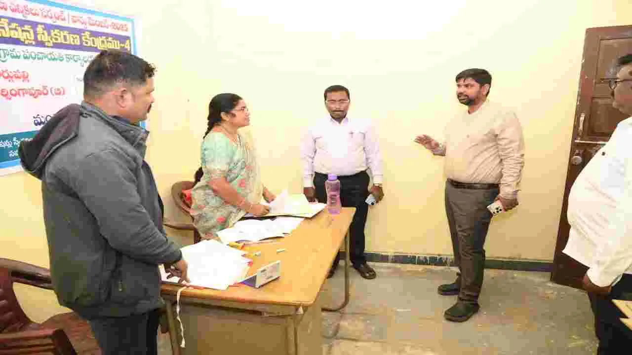 నామినేషన్‌ ప్రక్రియ సమర్ధవంతంగా చేపట్టాలి 