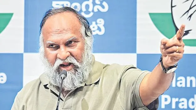 Jagga Reddy: దేశం కోసం ప్రాణత్యాగం చేసిన చరిత్ర రాహుల్‌గాంధీ కుటుంబానిది