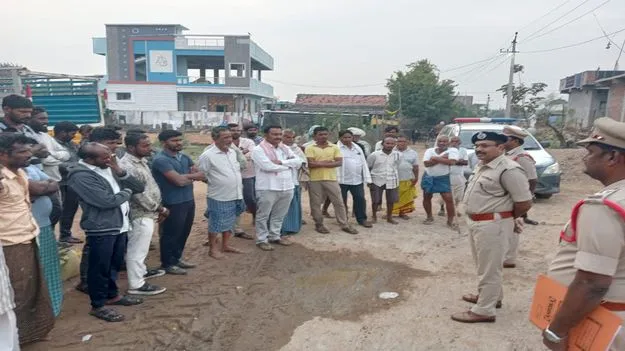 నామినేషన్‌ కేంద్రాలు తనిఖీ చేసిన డీసీపీ