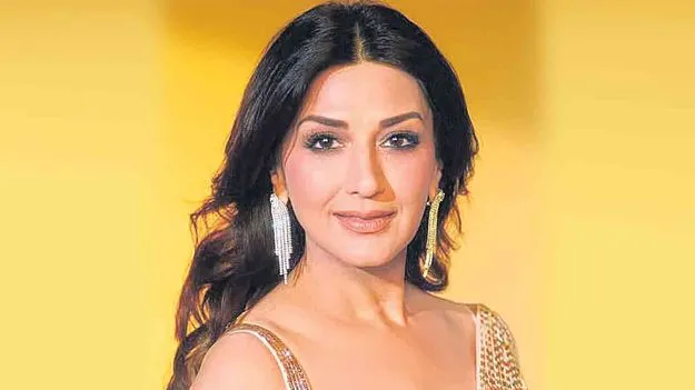 Sonali Bendre Cancer Survival: భర్త వల్లే పునర్జన్మ
