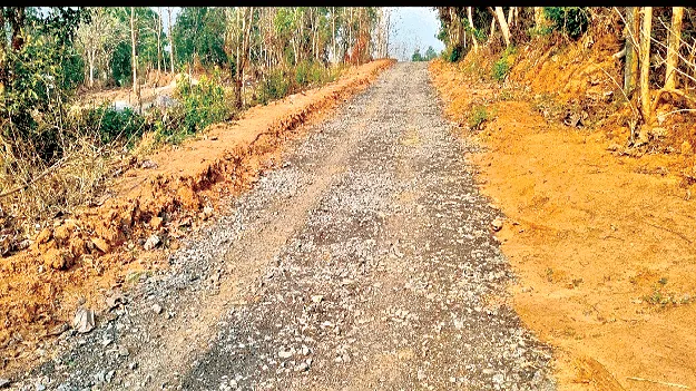 దారి మారలేదు.. బాధ తీరలేదు!