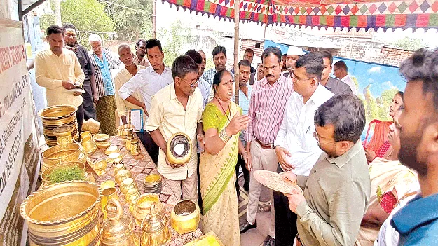 బుడితి కంచు హస్తకళలకు ప్రపంచస్థాయిలో గుర్తింపునకు కృషి 