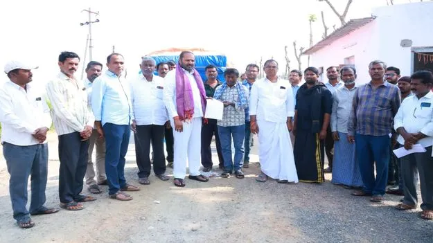 సీసీఐ కొనుగోలు కేంద్రాల్లో పత్తికి మద్దతు ధర  