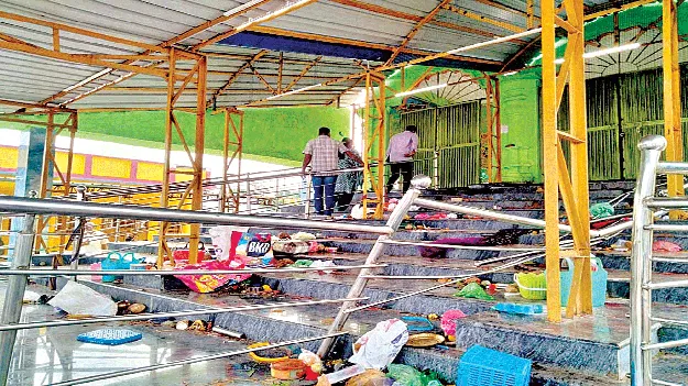 ప్రగతి పరుగులు.. విషాదగాయాలు