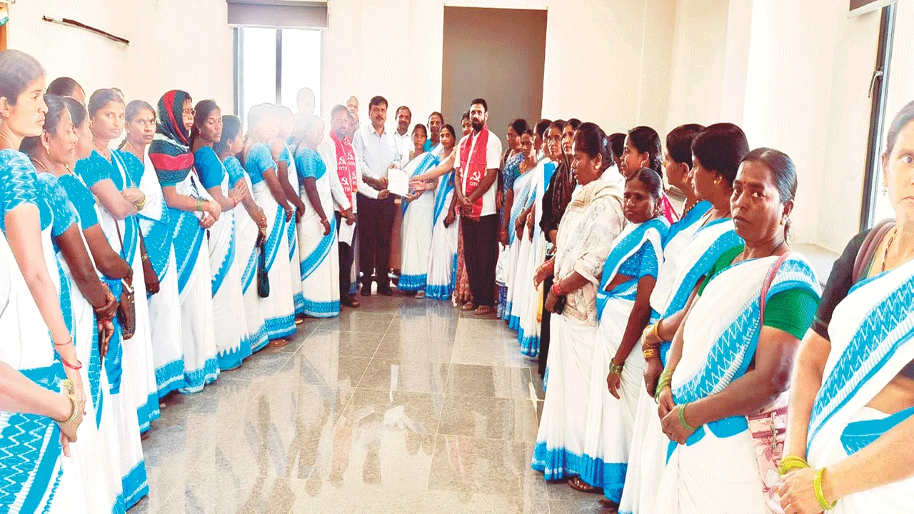 డబ్బులు చెల్లిస్తేనే లెప్రసీ సర్వే కొనసాగిస్తాం