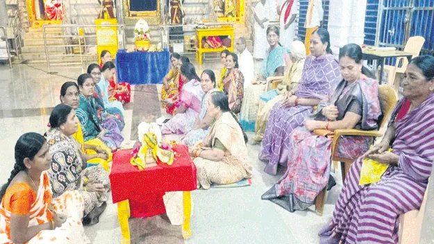 వైభవంగా ధనుర్మాస పూజలు