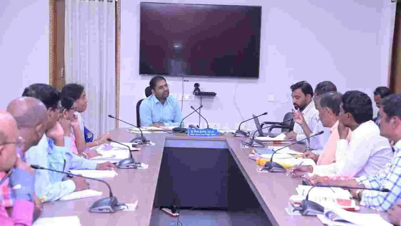 Peddapalli: మహిళలు పారిశ్రామికవేత్తలుగా ఎదగాలి