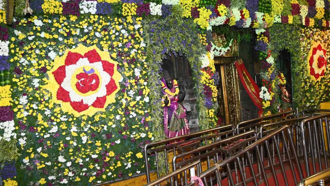 శ్రీ భవాని దీక్షలు 2025.. ఇంద్రకీలాద్రిపై భక్తుల రద్దీ..