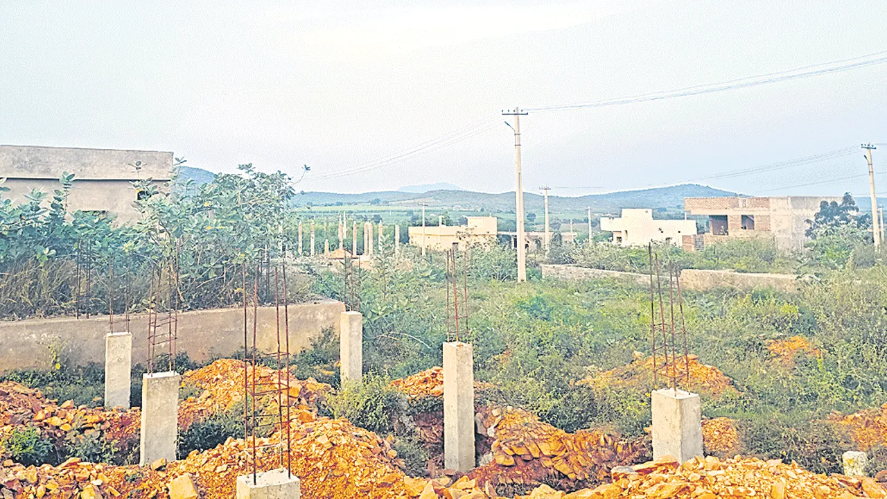 జగనన్న కాలనీలో జంతర్‌మంతర్‌