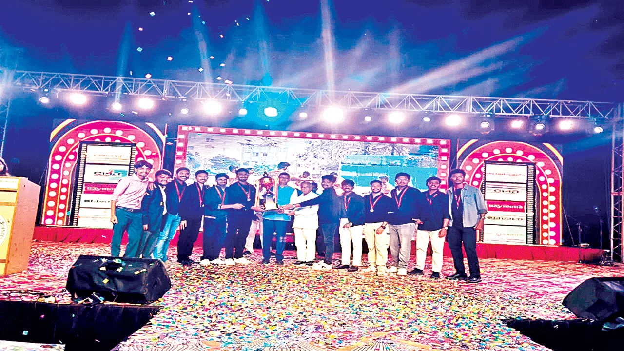  విద్యను నిర్లక్ష్యం చేయరాదు: కలెక్టర్‌