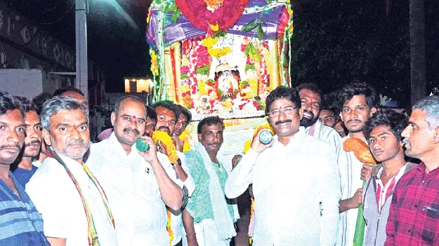 వైభవంగా ఈశ్వరీదేవి ఆరాధనోత్సవాలు