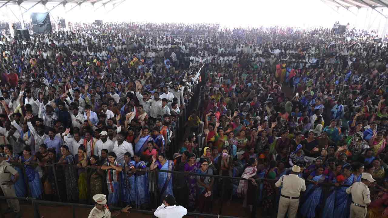 దేవరకొండ ప్రజా పాలన ప్రజా విజయోత్సవ సభలో పాల్గొన్న ముఖ్యమంత్రి రేవంత్ రెడ్డి