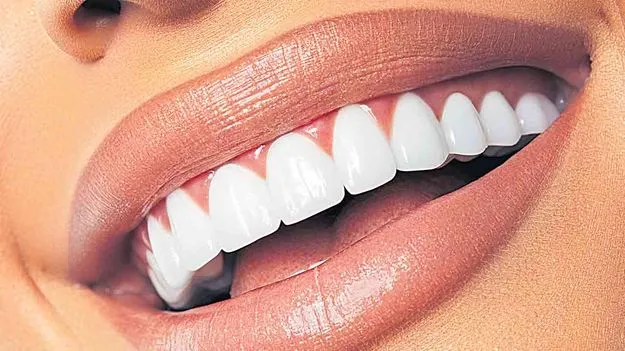 Whiter Teeth Tips: తెల్లని దంతాల కోసం