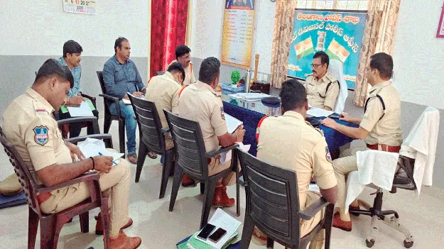 పెండింగ్‌ కేసులను త్వరితగతిన ఛేదించాలి