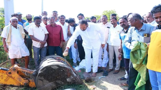 రైతులకు సాగు నీరందించడమే లక్ష్యం  