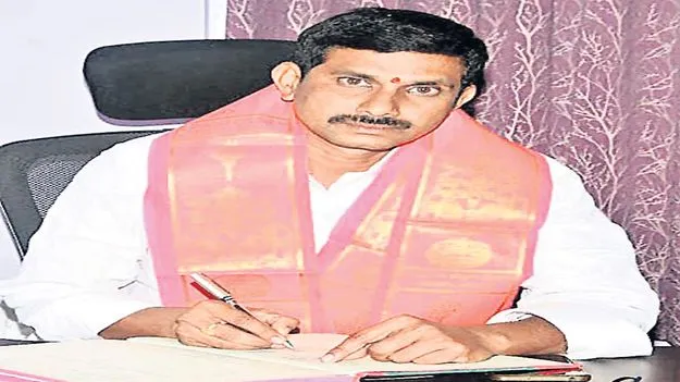 నూకాంబిక ఆలయ ఈవోగా శ్రీధర్‌ 