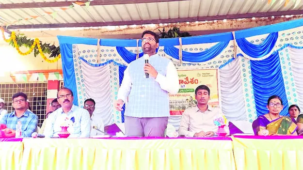 JC: ప్రభుత్వ పాఠశాలల్లో మెరుగైన విద్య : జేసీ