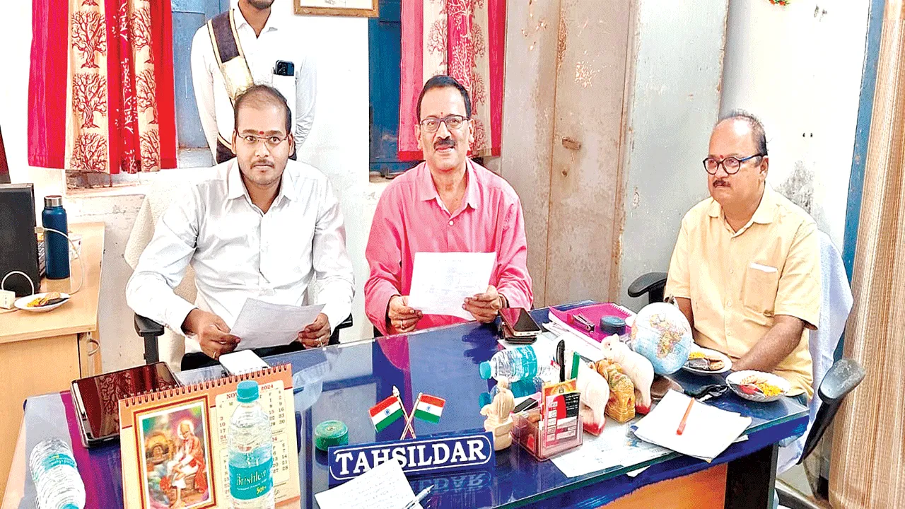 ఎయిర్‌పోర్టు నిర్వాసితులకు రెండున్నర రెట్లు పరిహారం