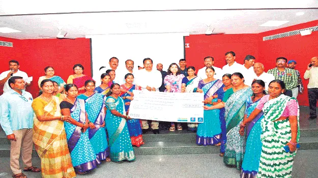 మహిళలకు పెద్దపీట