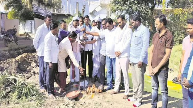 kumaram bheem asifabad- హిందూ కమ్యూనిటీ షెడ్‌కు భూమి పూజ