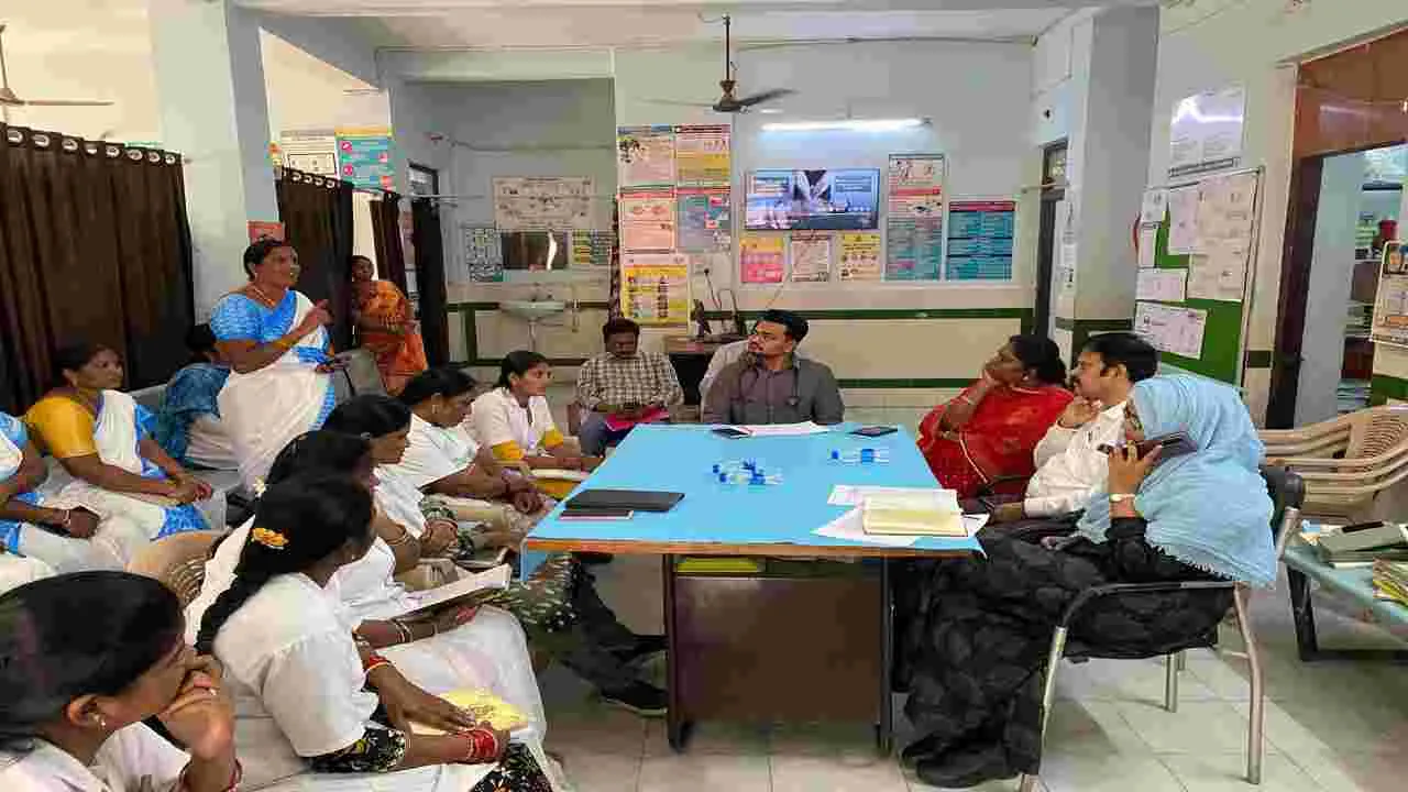 శిశు సంరక్షణపై తల్లులకు కౌన్సెలింగ్‌ ఇవ్వాలి