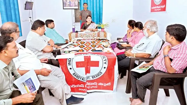 రెడ్‌క్రాస్‌ను బలోపేతం చేయండి 