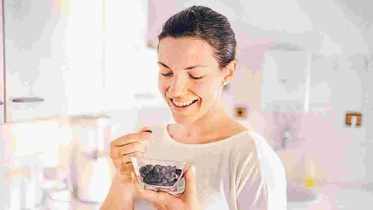 Reduce Stress Naturally: వీటిని తినాలి..!