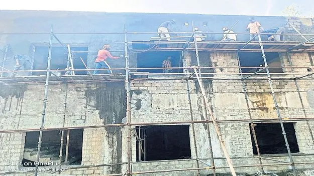 శరవేగంగా రైల్వే స్టేషన్‌ అభివృద్ధి పనులు