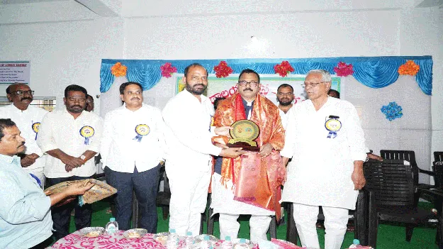 విద్యలో రాణించాలి