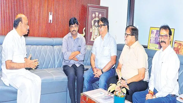 డోజ్కో కంపెనీ డైరెక్టర్లు స్పీకర్‌తో భేటీ