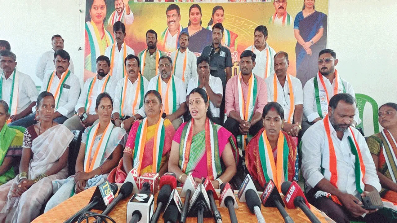 పంచాయతీల్లో కాంగ్రెస్‌ ఘన విజయం