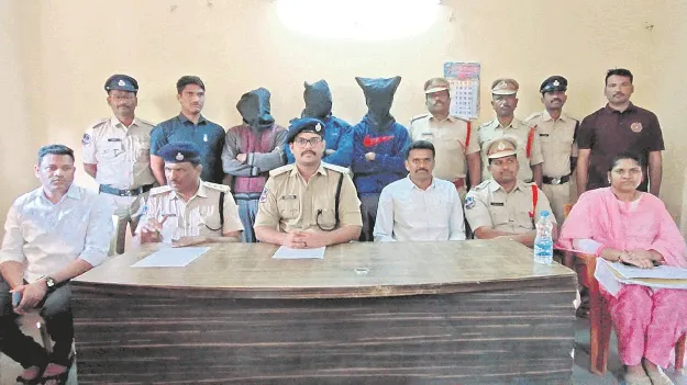 kumaram bheem asifabad- సైబర్‌ నేరాలపై ఉక్కుపాదం 