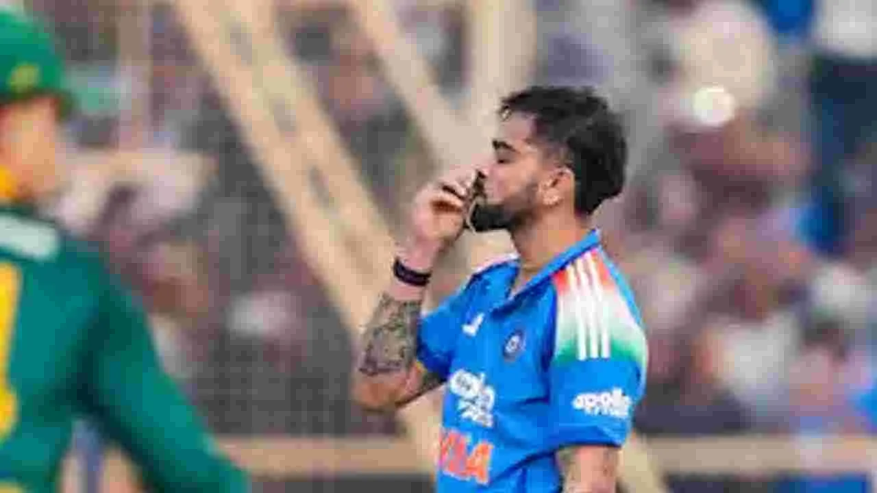 Virat Kohlis Century Boost Ticket Sales: ఆ సెంచరీతో సీన్‌ మారింది