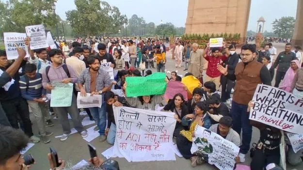 Delhi Pollution Protest Political Arrests: గాలి రాజకీయం