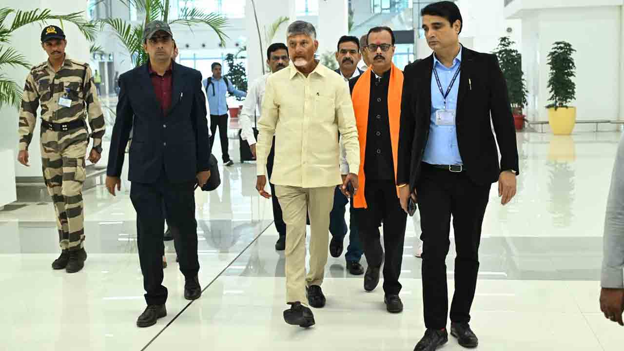  CM Chandrababu Naidu: పాట్నాకు ముఖ్యమంత్రి చంద్రబాబు.. ఘన స్వాగతం పలికిన ఎన్‌డీఏ కూటమి..