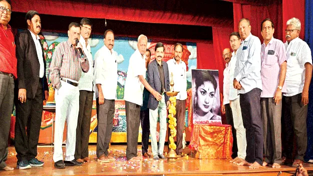 నటులకు స్ఫూర్తి మహానటి ‘సావిత్రి’