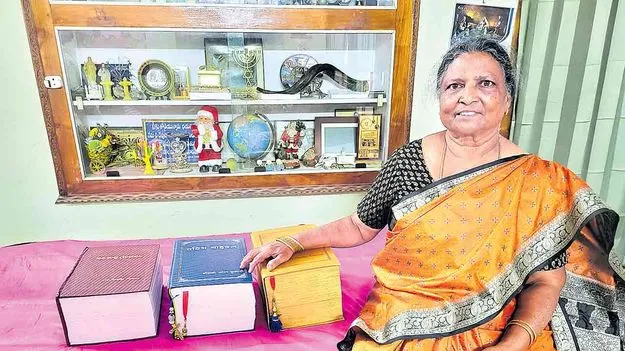 Old Teacher Writes the Bible by Hand: మూడు భాషల్లో రాసేశారు