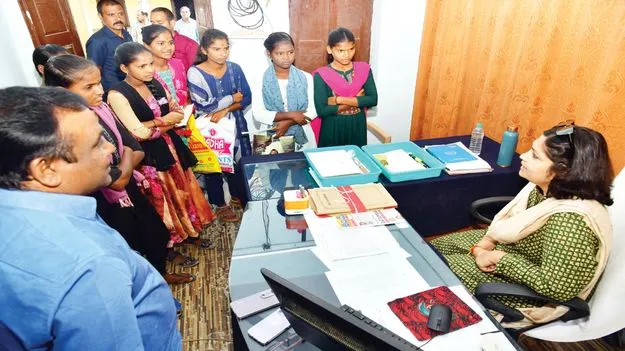 సర్టిఫికెట్ల కోసం   కార్యాలయం చుట్టూ తిరగాలా?