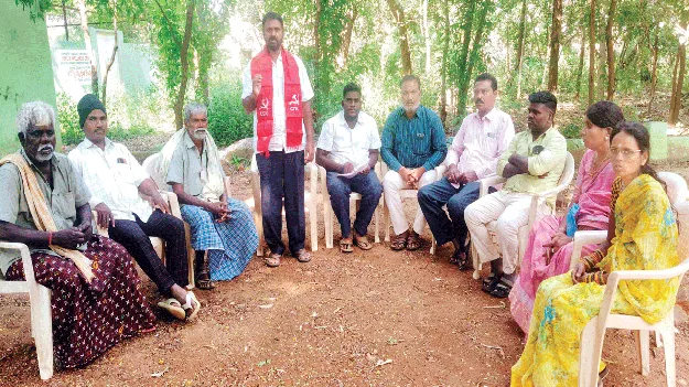 సంఘటితంగా పోరాటాలకు సిద్ధం కావాలి