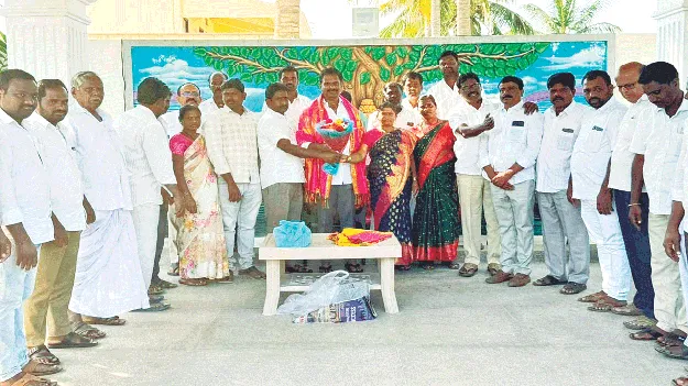 మాజీ ఎమ్మెల్యే మర్రిని కలిసిన సర్పంచ్‌లు