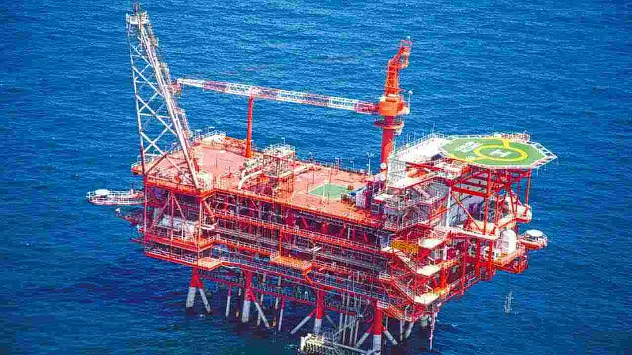 Reliance Industries: రిలయన్స్‌, బీపీ రూ.2.7 లక్షల కోట్లు చెల్లించాలి
