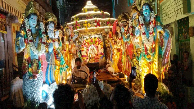 భక్తిశ్రద్ధలతో విళక్కు మహోత్సవం  